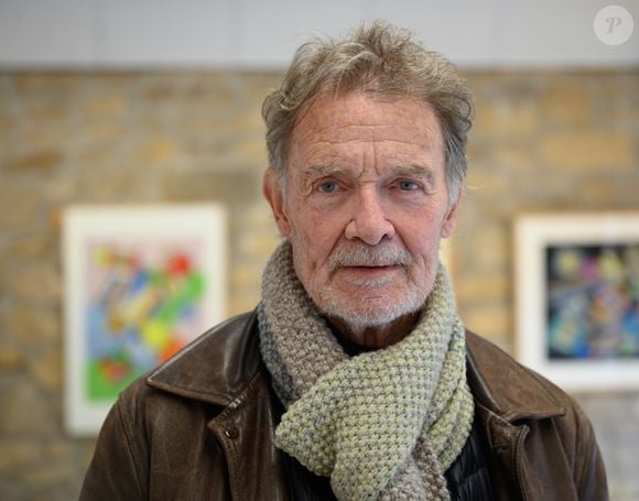 Nicolas Charrier, le fils de Jacques (ici en photo) aura donc perdu ses deux parents dans la même année. 

L'ex mari de B.Bardot, Jacques Charrier, exposait ses oeuvres à la Salle des Halles à Saint-Briac, du 23 décembre au 6 janvier 2020 © Gérard Cazade / Panoramic / Bestimage