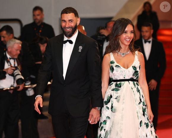 Karim Benzema et sa compagne Lyna Khoudri à la descente des marches du film « 13 jours 13 nuits » lors du 78ème Festival International du Film de Cannes le 23 mai 2025/
© Mickael Chavet / Zuma Press / Bestimage
