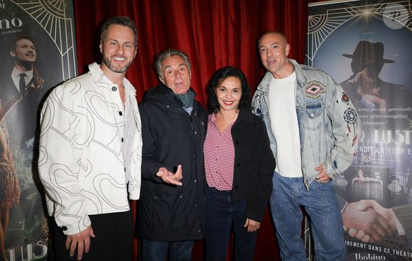 Christian Millette, Gérard Holtz, Saïda Jawad et Maxime Dereymez - Générale de la comédie musicale "Victor Lustig, l’homme qui vendit la Tour Eiffel" au théâtre Bobino à Paris le 22 octobre 2025. © Coadic Guirec/Bestimage