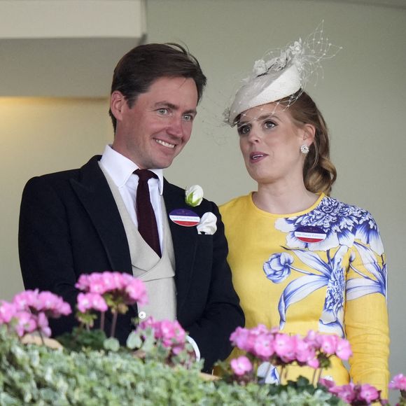 La princesse Béatrice et Eduardo Mapelli Mozzi regardent la Gold Cup le troisième jour du Royal Ascot à l'hippodrome d'Ascot, dans le Berkshire le 19 juin 2025. Photo by Andrew Matthews/PA Wire/ABACAPRESS.COM