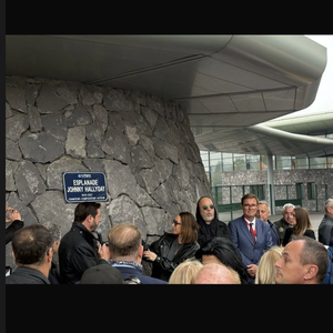 Elle est alors revenue sur un point commun que partagent son fils, Léo et son père Johnny Hallyday.