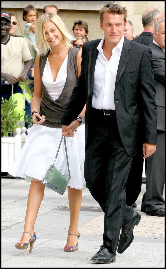 Archive - Flavie Flament et Benjamin Castaldi au mariage de Mimie Mathy et Benoist Gérard à la mairie de Neuilly Sur Seine le 27 août 2005. © Guillaume Gaffiot / Bestimage© Guillaume Gaffiot / Bestimage