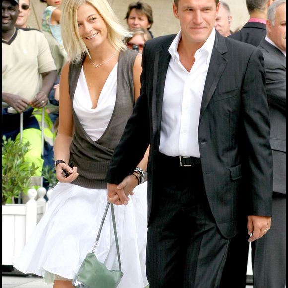 Archive - Flavie Flament et Benjamin Castaldi au mariage de Mimie Mathy et Benoist Gérard à la mairie de Neuilly Sur Seine le 27 août 2005. © Guillaume Gaffiot / Bestimage© Guillaume Gaffiot / Bestimage