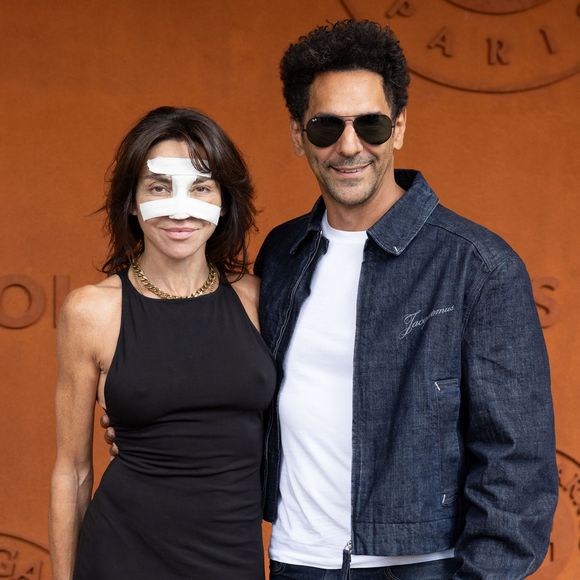 Sandra Sisley et son mari Tomer Sisley au photocall du village lors des Internationaux de France de Tennis de Roland Garros 2026, à Paris, France, le 5 juin 2026. © Jacovides-Moreau/Bestimage