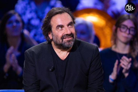 Le soir même, il a parcouru cinq kilomètres à pied avec des amis pour la retrouver.

André Manoukian lors de l'enregistrement de l'émission "La Boîte à secrets", présentée par F.Bollaert sur France 3, dans les studios du Lendit à Saint-Denis, France. © Cyril Moreau/Bestimage