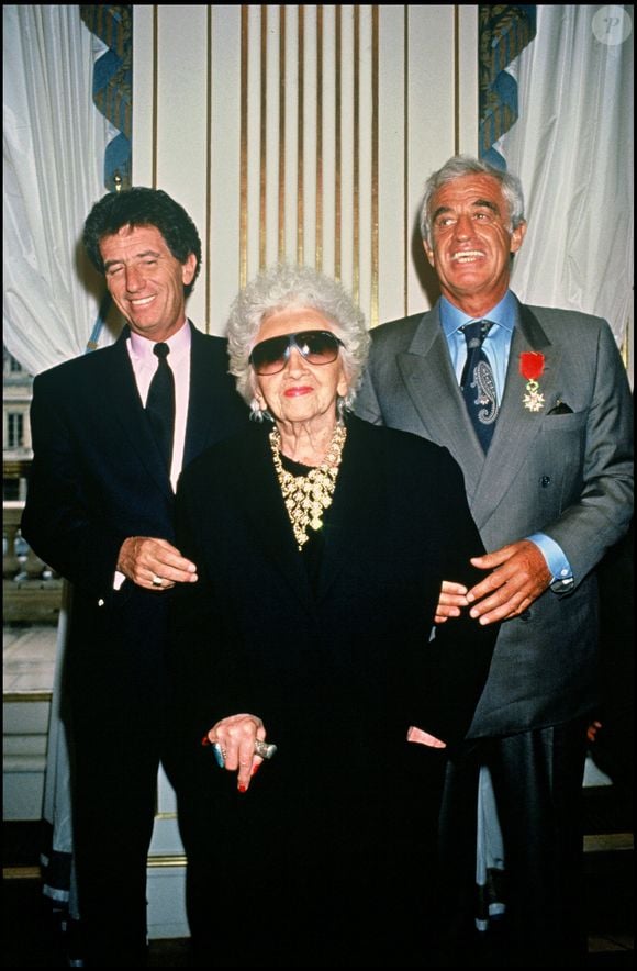 Archives - Jean-Paul Belmondo et sa mère Madeleine avec Jack Lang.