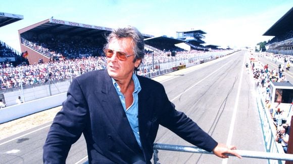 Une animatrice radio revient sur son amour impossible avec Alain Delon