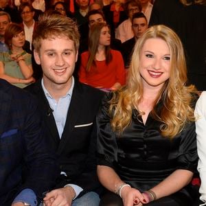 Mariage - Nicolas Sled, le fils de Sophie Davant et Pierre Sled, s'est marié - Pierre Sled, Nicolas Sled, Valentine Sled et Sophie Davant - Enregistrement de l'émission "Vivement Dimanche" à Paris le 1er Avril 2015. Invité principal Sophie Davant.  
Crédit : COADIC GUIREC / BESTIMAGE