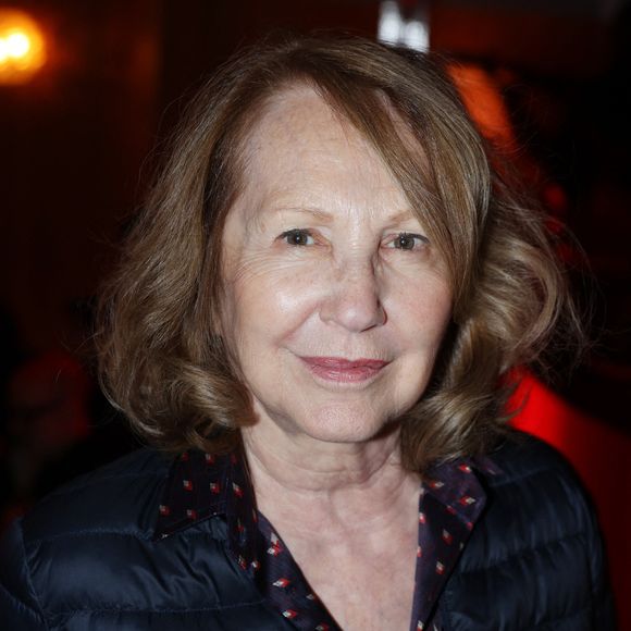 "L'extraordinaire châtaignier est aujourd’hui éventré, la piscine est devenue une mare aux canards, le jardin ressemble à une jungle. Tout est sens dessus dessous", révélait Nathalie Baye, triste, au JDD en 2022.

Nathalie Baye assiste à la Release Party de Pénélopes et Lola Bessis au Silencio des Pres à Paris, France, le 12 mai 2023. Photo par Jerome Dominé/ABACAPRESS.COM