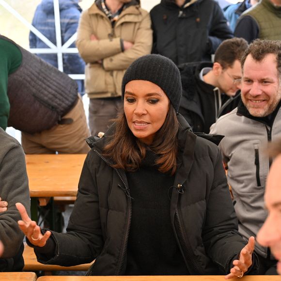 Karine Le Marchand, a amené près de 200 croissants aux agriculteurs sur un barrage sur l'autoroute A4 aux portes de Paris, pour leur affirmer son soutien. Le 29 janvier 2024
© Pierre Perusseau - Jeremy Melloul / Bestimage