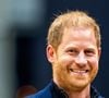 Ce lundi 8 septembre 2025, le papa d'Archie et Lilibet est d'ailleurs attendu en Angleterre : il doit en effet assister aux WellChild Awards, une cérémonie qui salue chaque année le courage des enfants malades et de leurs soignants.

Le prince Harry, duc de Sussex, et Meghan Markle, duchesse de Sussex, assistent à un match de basketball en fauteuil lors des Invictus Games Vancouver Whistler 2025 à Vancouver, le 9 février 2025. Backgrid USA / Bestimage