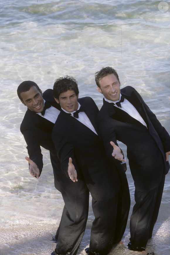 Archives - Dans les caraibes, à Saint-Barthélemy, le groupe 2BE3, Frank Delay, Filip Nikolic et Adel Kachermi le 12 mars 1998.  
Crédit : Michel MARIZY via Bestimage