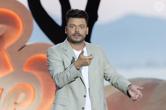 Résultat : Kev Adams a passé l'étape des auditions avec brio et continue l'aventure America's Got Talent.

Exclusif - Kev Adams - Enregistrement de l'émission "L'humour à la plage" pour la 2eme édition du festival de Juan les Pins à la pinède Gould le 27 juin 2025. © Bruno Bebert / Bestimage