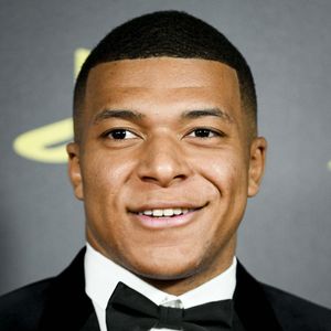 En cette fin d’année, Kylian Mbappé a décidé de partir à Dubaï

Kylian Mbappé - Photocall de la 66ème cérémonie du Ballon d’Or au Théâtre du Chatelet à Paris le 17 octobre 2022.