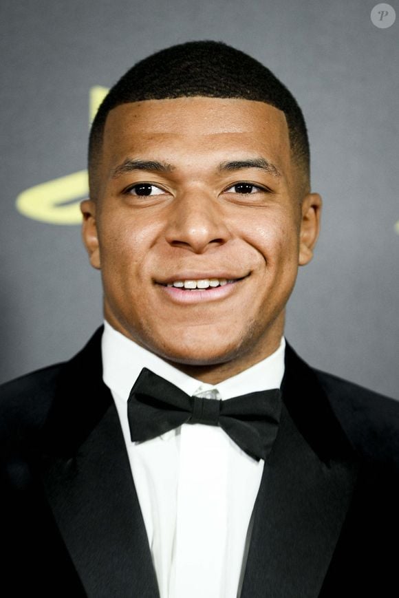 En cette fin d’année, Kylian Mbappé a décidé de partir à Dubaï

Kylian Mbappé - Photocall de la 66ème cérémonie du Ballon d’Or au Théâtre du Chatelet à Paris le 17 octobre 2022.