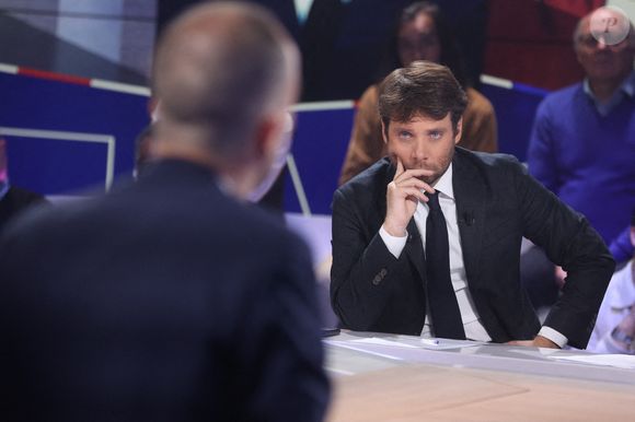 Quel choix fera Benjamin Duhamel ? La balle est dans son camp.

Exclusif - Benjamin Duhamel apparaît pour une interview sur BFM TV à Paris, France, le 04 décembre 2024. Photo by Jerome Dominé/ABACAPRESS.COM