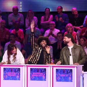 Exclusif - Maxime Dereymez, Nawarra, Bernard Minet, Malika Ménard, Gwendal Marimoutou, KeenV, lors de l'enregistrement de l'émission "On Connait La Chanson Années 90", présentée par L.Boccolini et diffusée le 19 mai 2026 sur W9, à Paris, France, le 8 avril 2026. © Jack Tribeca/Bestimage