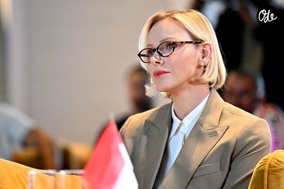La princesse Charlène de Monaco assiste à la présentation de la saison 2026-2027 et des grandes échéances futures de la Fédération Monégasque de Rugby au Monte Carlo Bay, à Monaco, le 7 octobre 2026.  © Claudia Albuquerque / Bestimage