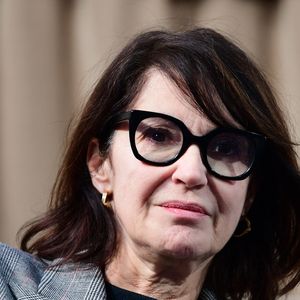 Zabou Breitman lors de la 164e vente des Hospices de Beaune sous les Halles de Beaune le 17 novembre 2024. © Romain Doucelin / Bestimage