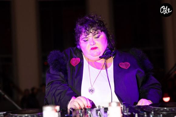 Barbara Butch au photocall de la soirée "Chez Barbara" au Petit Palais à Paris, France, le 28 novembre 2025. © Julien Sarkissian/Bestimage