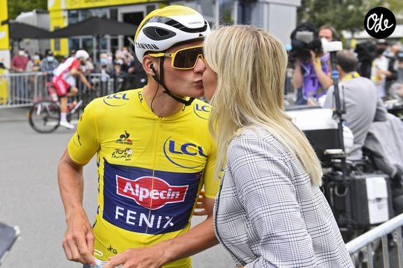Mathieu van der Poel et sa compagne Roxanne - Départ de la troisième étape du Tour de France entre Lorient et Pontivy, le 28 juin 2021. © Photo News / Panoramic / Bestimage