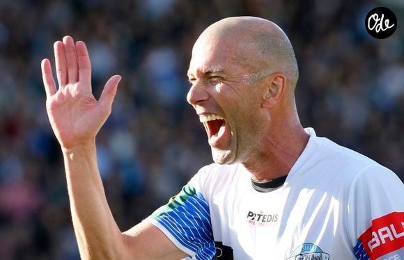 Zinédine Zidane (entraîneur du Real Madrid) lors du "Match des légendes" (match caritatif mi-foot, mi-rugby) au profit de l’association de P.Olmeta, "Un sourire, un espoir pour la vie", qui vient en aide aux enfants malades, au stade Chaban Delmas, Bordeaux, France, le 27 Mai 2019. © Patrick Bernard/Bestimage