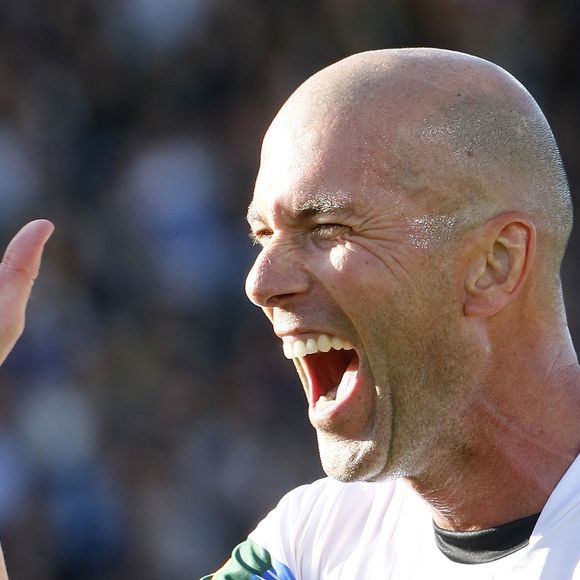 Zinédine Zidane (entraîneur du Real Madrid) lors du "Match des légendes" (match caritatif mi-foot, mi-rugby) au profit de l’association de P.Olmeta, "Un sourire, un espoir pour la vie", qui vient en aide aux enfants malades, au stade Chaban Delmas, Bordeaux, France, le 27 Mai 2019. © Patrick Bernard/Bestimage