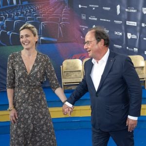 Julie Gayet et l'ancien président de la République française François Hollande assistent au photocall Le Proces Goldman lors du 16e Festival du film francophone d'Angoulême le 25 août 2023 à Angoulême, France. Photo by David Niviere/ABACAPRESS.COM