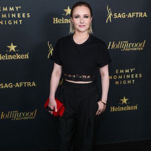 Les causes de la mort n’ont pas été dévoilées à ce stade. Son attachée de presse, Kasey Kitchen, a indiqué qu’une enquête était en cours.


Hayden Panettiere - Photocall de la Soirée des nominés aux 74èmes Emmy Awards à Hollywood, États Unis le 10 Septembre 2022.