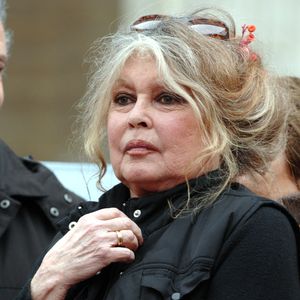 L'actrice française et militante des droits des animaux Brigitte Bardot participe à une manifestation pour les droits des animaux devant le Panthéon à Paris, France, le 24 mars 2007. Photo by Nicolas Khayat/ABACAPRESS.COM