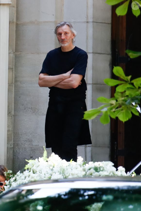 Exclusif - Famille - Obsèques de Francis Giacobetti à la chapelle Saint Pierre de Neuilly-sur-Seine, France, le 12 juin 2025. © Christophe Clovis/Bestimage