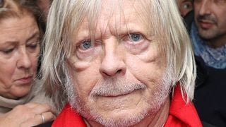 Renaud fait une apparition à Bordeaux : le chanteur s'affiche souriant et inséparable de sa fille Lolita