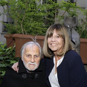 Chantal Goya n'est pas peu fière de célébrer ses 50 ans de scène !

Exclusif - Jean-Jacques Debout et sa femme Chantal Goya - Vernissage de l'exposition Jean-Jacques Debout à l'Atelier Véron à Paris © Cédric Perrin/Bestimage