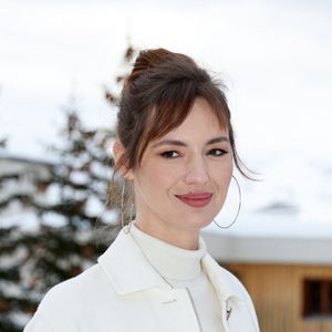 Invitée de l’émission "Le beau geste", Louise Bourgoin a évoqué son hypersensibilité

Louise Bourgoin - Photocall du film "Bis Repetita" dans le cadre du 27ème Festival International du Film de Comédie de l'Alpe d'Huez le 16 janvier 2024. © Dominique Jacovides/Bestimage