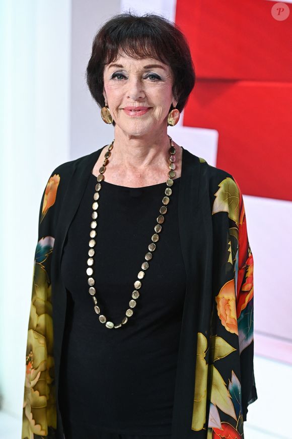 Exclusif - Anny Duperey - Enregistrement de l'émission Vivement dimanche au studio Gabriel, présentée par M.Drucker et diffusée sur France 3 le 15 octobre 2023. © Guillaume Gaffiot / Bestimage