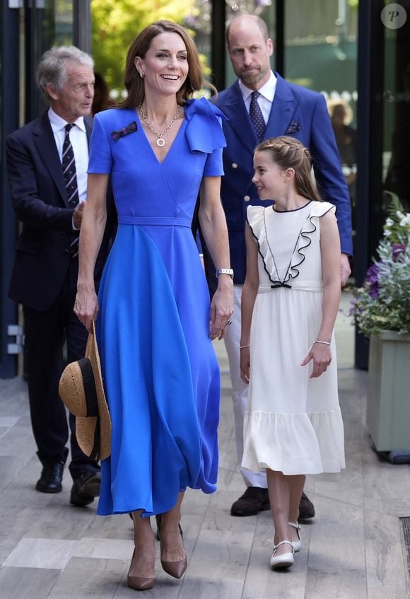 Le Prince et la Princesse de Galles (Le prince William, prince de Galles, et Catherine (Kate) Middleton, princesse de Galles), le Prince George (Le prince George de Galles) et la Princesse Charlotte (La princesse Charlotte de Galles) regardent la finale masculine de Wimbledon entre Jannik Sinner et Carlos Alcaraz, au All England Lawn Tennis and Croquet Club, Wimbledon, Londres, Royaume-Uni, le 13 juillet 2025. Photo : Andrew Matthews/WPA-Pool