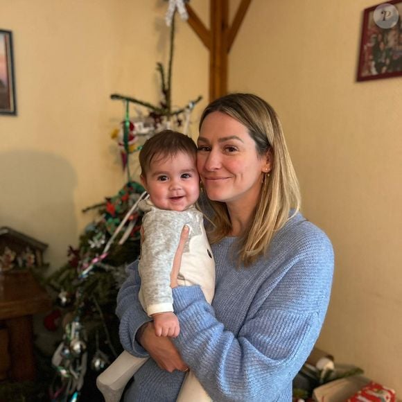 Cela est notamment dû à ses dents qui la travaille
Laure de "Mariés au premier regard" est mariée à Matthieu et est l'heureuse maman de Lya et Rose