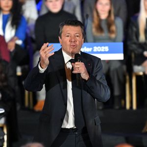 Christian Estrosi, le maire de Nice, accompagné de sa femme la journaliste et chroniqueuse de télé, Laura Tenoudji, a participé à la réunion de rentrée des Amis du Maire organisé dans la salle de spectacle du Palais de la Méditerranée à Nice, le 20 janvier 2023. © Bruno Bebert/Bestimage