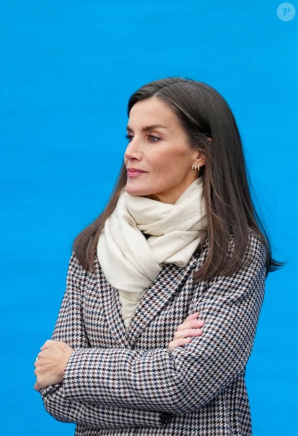 La reine Letizia - La famille royale d'Espagne lors de la cérémonie de remise des prix pour la ville exemplaire des Asturies 2024 à Sotres. Le 26 octobre 2024. LALO YASKY / BESTIMAGE