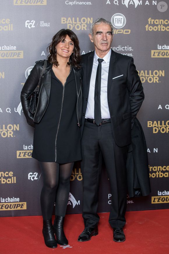 Raymond Domenech et Estelle Denis - Tapis rouge de la cérémonie du Ballon d'or France Football 2018 au Grand Palais à Paris, France, le 3 décembre 2018. le Croate L.Modric remporte le trophée 2018. © Cyril Moreau/Bestimage