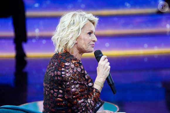 Sophie Davant lors de la soirée de lancement de la 39ème édition du Téléthon sur France 3 aux Studios du Lendit à Saint-Denis, France, le 5 décembre 2025. © Anne-Sophie Guebey/Bestimage