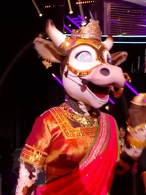Mask Singer 2025 : Il n'y a plus vraiment de mystère autour de la Vache, tout le monde pense à la même personne !