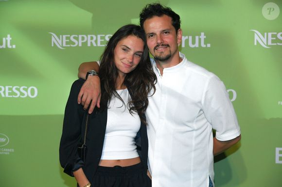 Juan Arbelaez et sa compagne Cassandre Verdier - Soirée Nespresso x Brut 2025 lors du 78ème Festival de Cannes à La Plage Nespresso le 15 mai 2025. © Lionel Urman/Bestimage