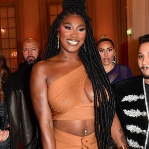 Dans une interview accordée à Vogue, elle détaille sa nouvelle discipline du quotidien.

Aya Nakamura - Photocall de la soirée GQ Men of the Year Awards 2023 à l'hôtel Shangri-La à Paris le 30 novembre 2023. 

© Veeren/Bestimage
