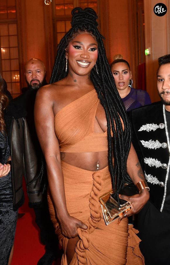 Dans une interview accordée à Vogue, elle détaille sa nouvelle discipline du quotidien.

Aya Nakamura - Photocall de la soirée GQ Men of the Year Awards 2023 à l'hôtel Shangri-La à Paris le 30 novembre 2023. 

© Veeren/Bestimage