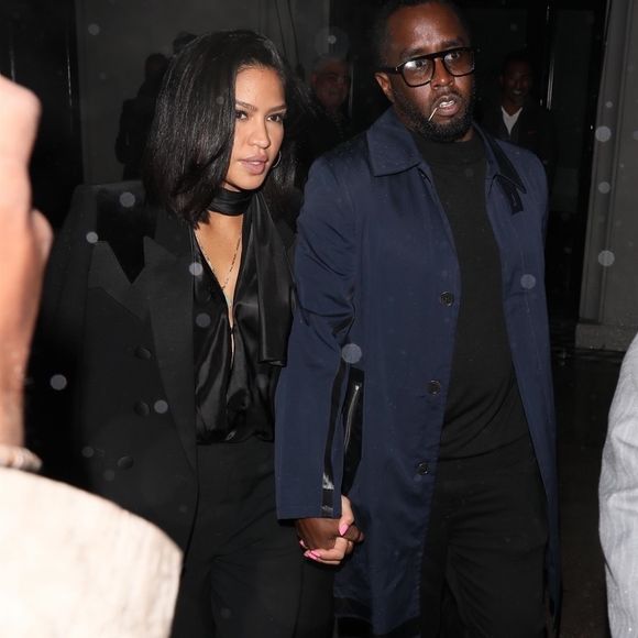 Enfin une belle nouvelle pour celle dont le nom a défrayé la chronique avec l'affaire P. Diddy

Sean Combs (Sean John, Puff Daddy, Puffy, Diddy, P. Diddy, Brother Love) et sa compagne Cassie Ventura à la sortie du restaurant Craig à West Hollywood. Le 22 mars 2018
©Backgrid USA / Bestimage
