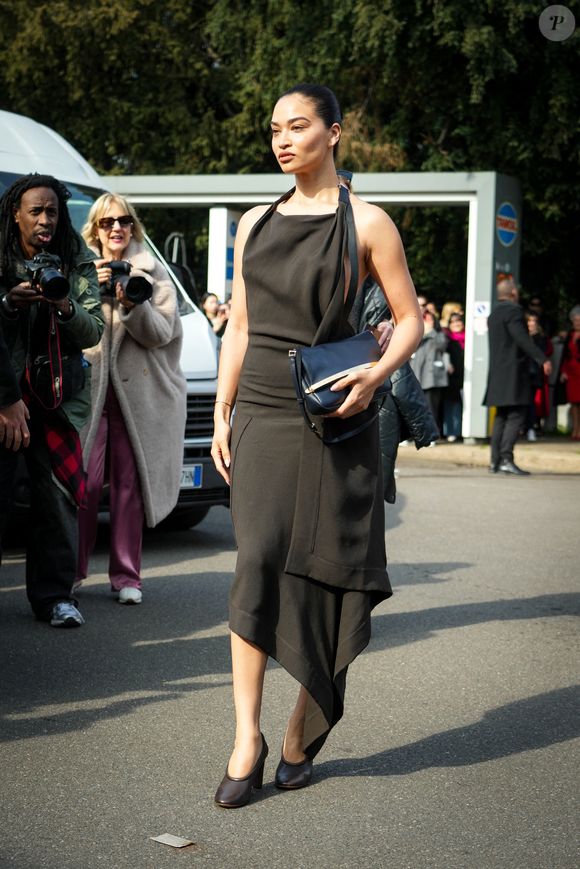 Shanina Shaik au Tod’s fashion show pendant la Fashion Week de Milan le 28 février 2025© Lucia Sabatelli/Bestimage