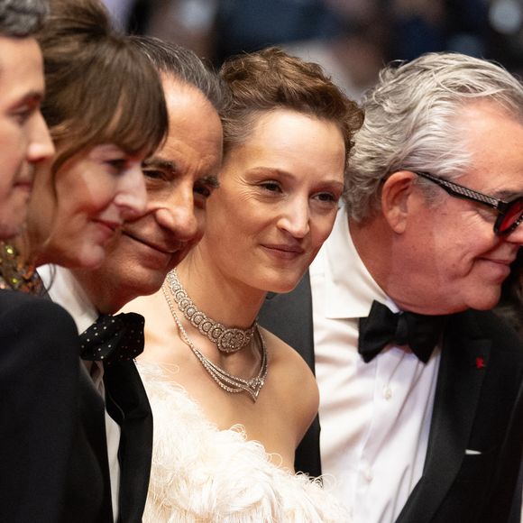 Paul Soriano, Rosemarie DeWitt, Andy García, Vicky Krieps, Danny Huston, Jai Stefan, Sofia Stefan - Montée des marches du film " Diamond " lors du 79ème Festival International du Film de Cannes, le 19 mai 2026. © Jacovides-Moreau / Bestimage