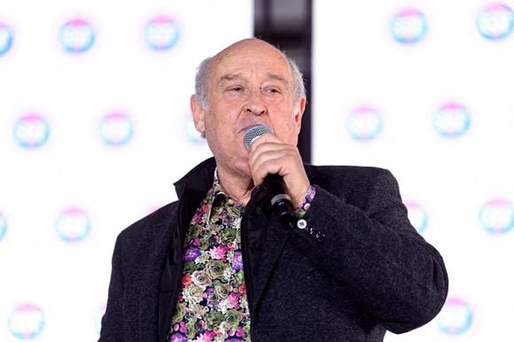 Acteur particulièrement populaire, l'intéressé s'est aussi fait un nom dans l'industrie de la musique en tant qu'auteur-compositeur-interprète. 

Exclusif - Michel Jonasz - Soirée de gala de l'Opération "Tous Sauveteurs" à l'occasion du 23ème anniversaire de l'association "Sauveteurs Sans Frontières" (SSF) à l'hôtel du Collectionneur Paris le 20 mars 2023. © Rachid Bellak/Bestimage