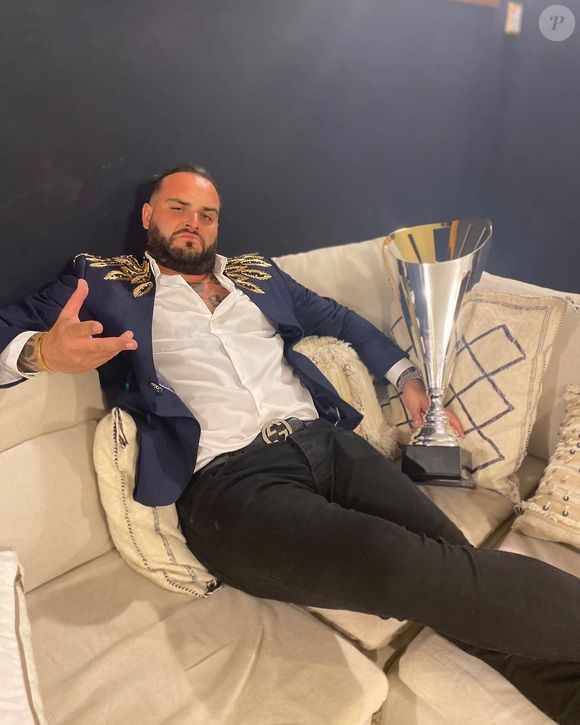 Nikola Lozina prend la pose sur Instagram